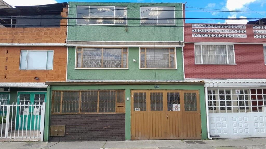 Casa en venta Cundinamarca Bogotá Tabora 300 m2 Habitaciones 6 Baños 4 Garajes 1 Precio $778000000