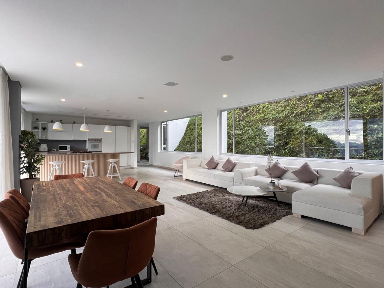 Casa en arriendo Antioquia Medellín Altos Del Poblado 600 m2 Habitaciones 4 Baños 6 Garajes 3 Precio $56000000