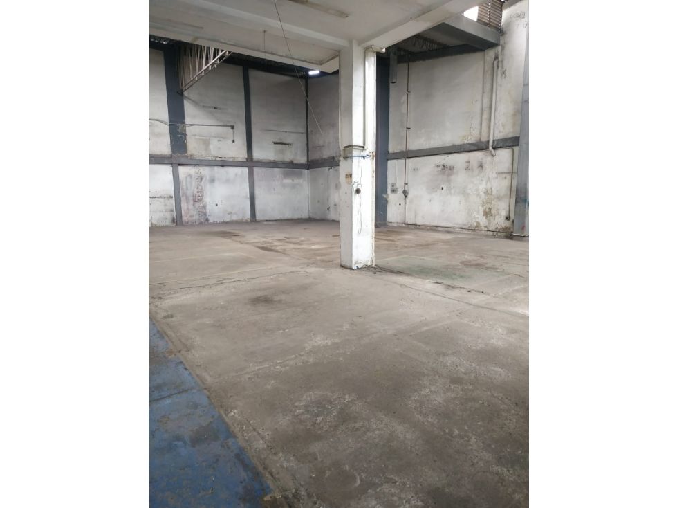 Bodega en venta Cundinamarca Bogotá San Fernando 370 m2 Habitaciones 0 Baños 4 Garajes 2 Precio $1750000000