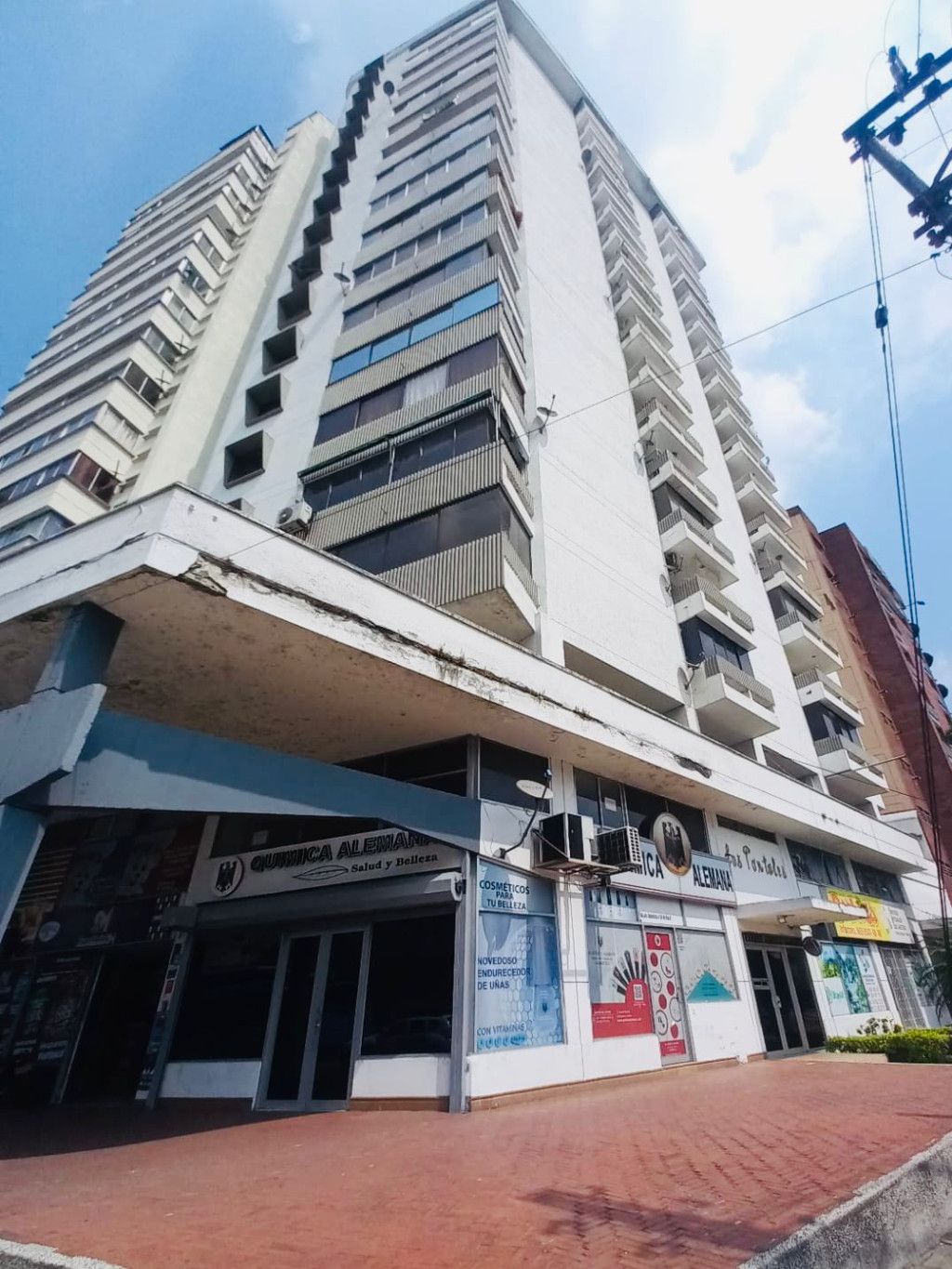 Apartamento en venta Valle Del Cauca Cali Versalles 254 m2 Habitaciones 3 Baños 3 Garajes 1 Precio $330000000