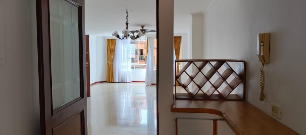 Apartamento en arriendo Antioquia Medellín Laureles 100 m2 Habitaciones 3 Baños 3 Garajes 1 Precio $3000000