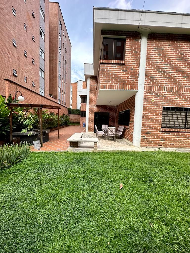 Casa Campestre en venta Antioquia Envigado Villa Grande 360 m2 Habitaciones 4 Baños 4 Garajes 3 Precio $1990000000