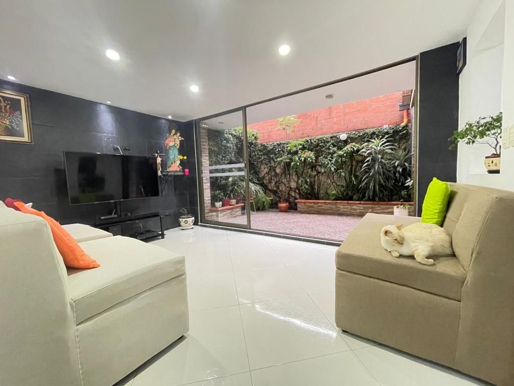 Casa Campestre en venta Antioquia Itagüí Itagüí 220 m2 Habitaciones 4 Baños 3 Garajes 2 Precio $849500000