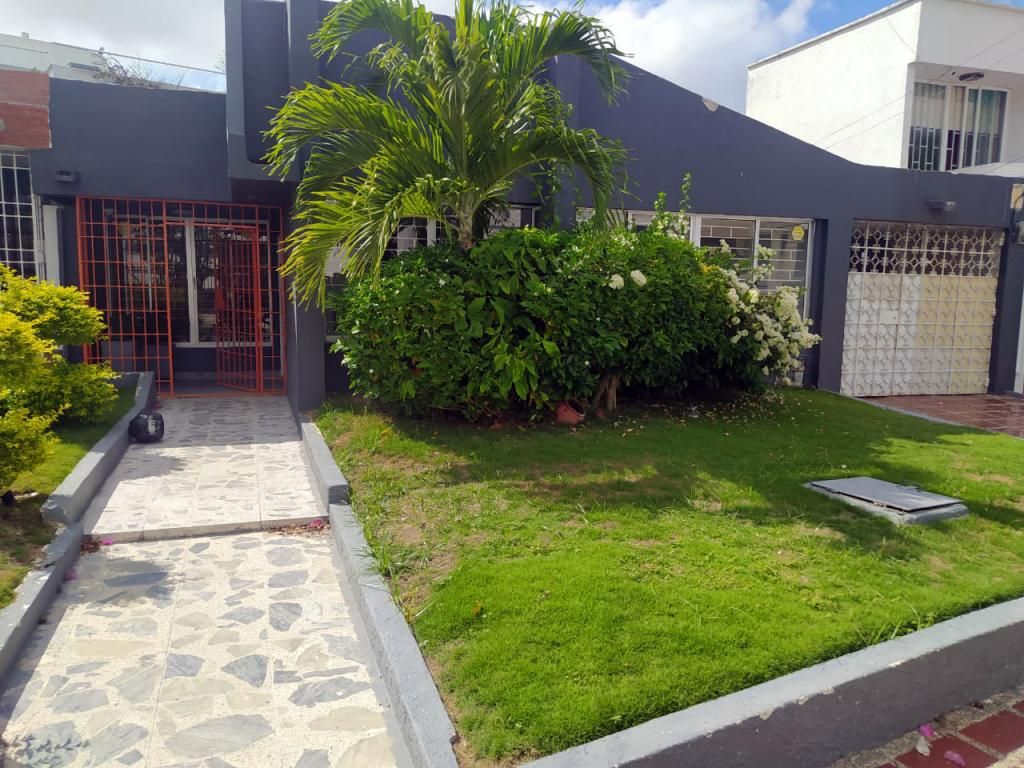 Casa en venta Atlántico Barranquilla Andalucia 300 m2 Habitaciones 4 Baños 2 Garajes 0 Precio $1050000000