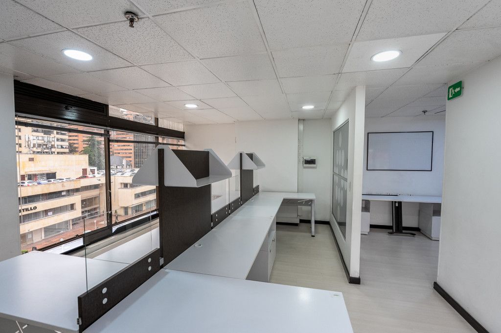 Oficina en arriendo Cundinamarca Bogotá La Porciuncula 220 m2 Habitaciones 0 Baños 3 Garajes 6 Precio $16400000