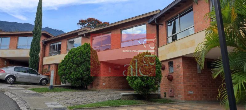 Casa en arriendo Antioquia Envigado Loma Del Atravesado 187 m2 Habitaciones 3 Baños 5 Garajes 2 Precio $9062055
