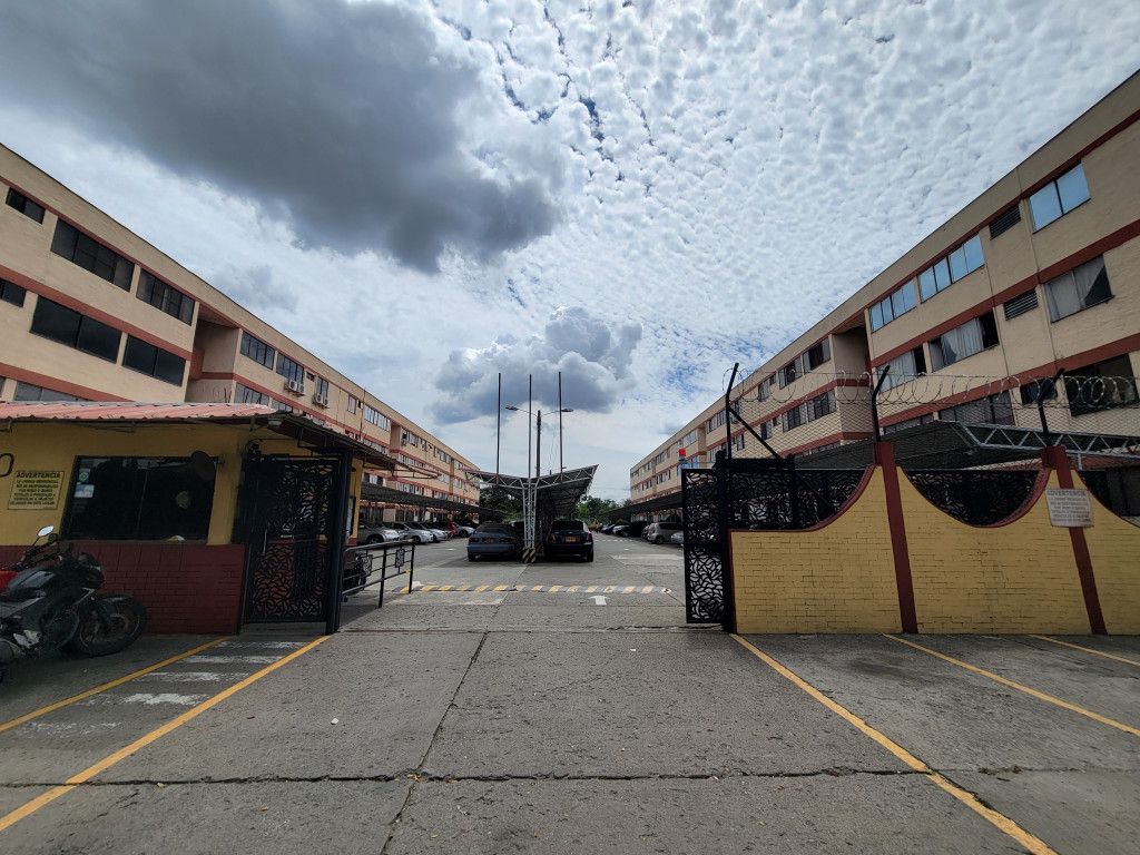 Apartamento en venta Valle Del Cauca Cali Ciudad Los Álamos 74 m2 Habitaciones 4 Baños 2 Garajes 1 Precio $260000000