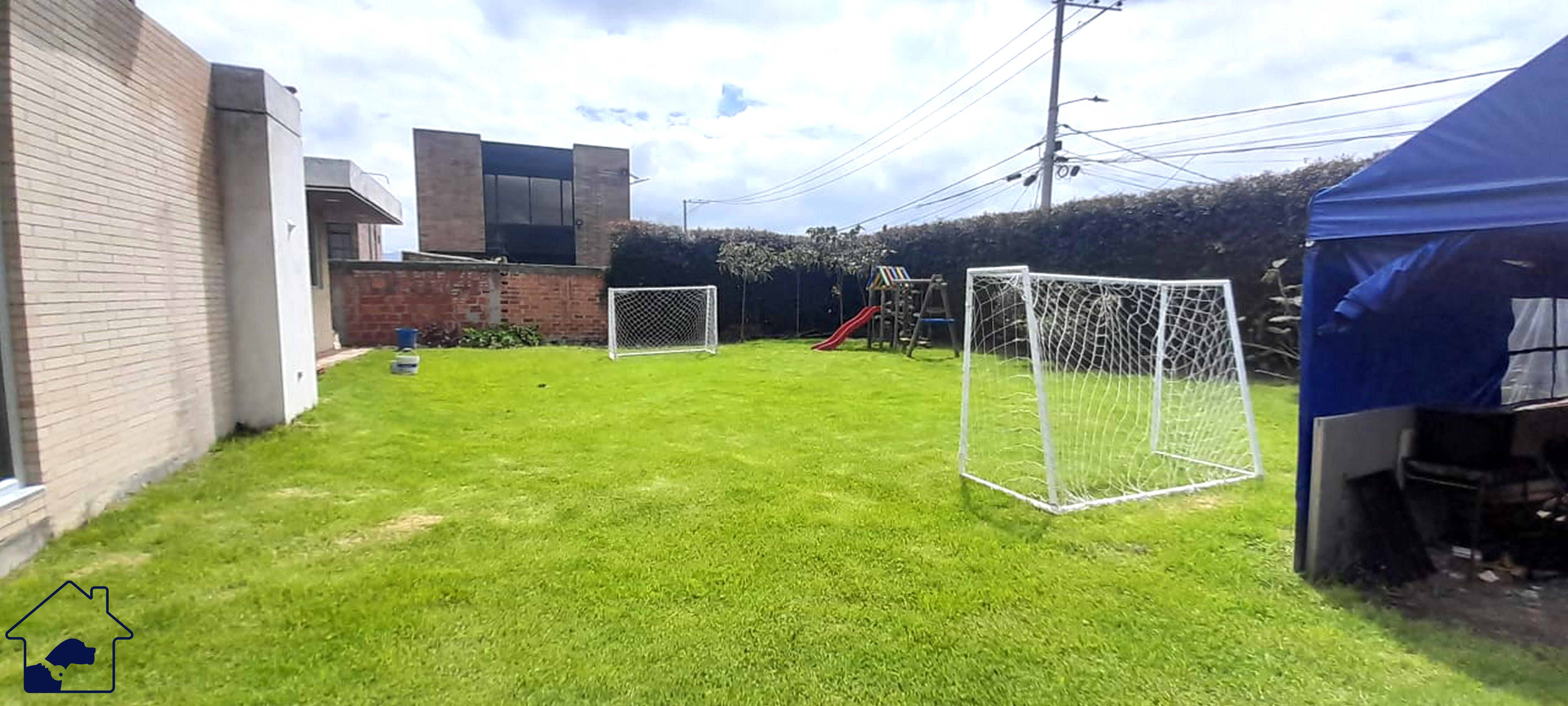 Casa en venta Cundinamarca Chía Andalucia 800 m2 Habitaciones 2 Baños 2 Garajes 6 Precio $830000000