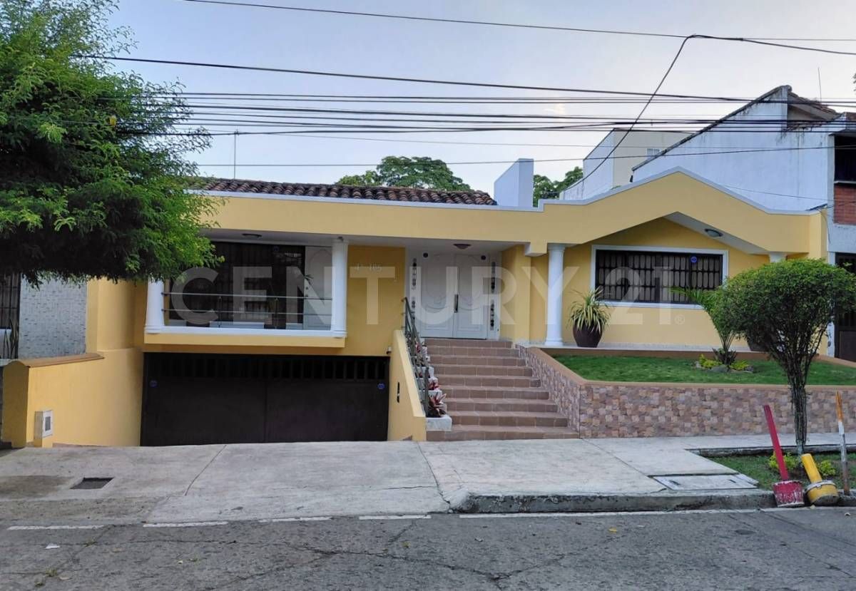 Casa en venta Valle Del Cauca Cali La Flora 363 m2 Habitaciones 7 Baños 3 Garajes 4 Precio $990000000