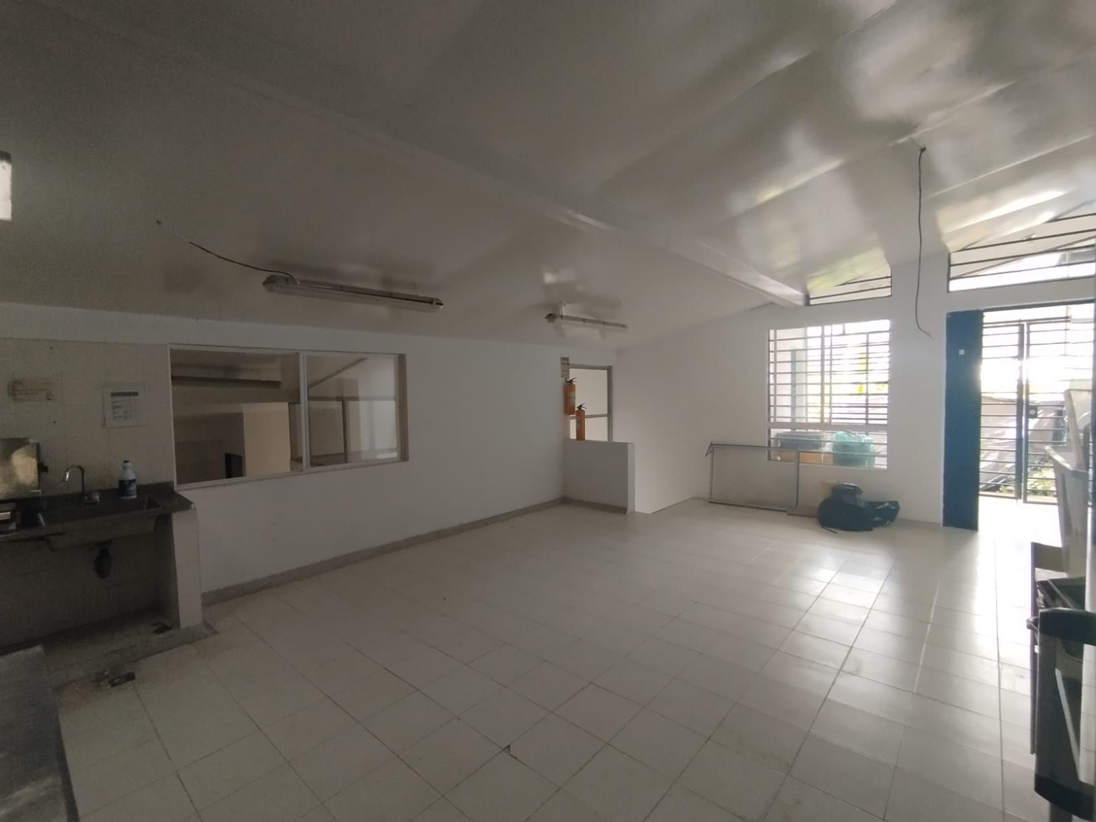 Local en arriendo Antioquia Medellín Enciso 112 m2 Habitaciones 0 Baños 1 Garajes 0 Precio $2500000