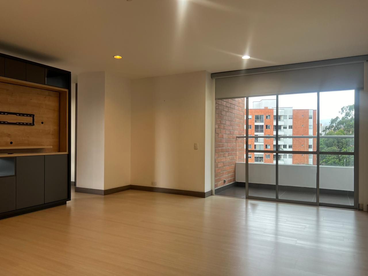 Apartamento en arriendo Antioquia Envigado Loma Del Atravesado 70 m2 Habitaciones 1 Baños 2 Garajes 1 Precio $3800000