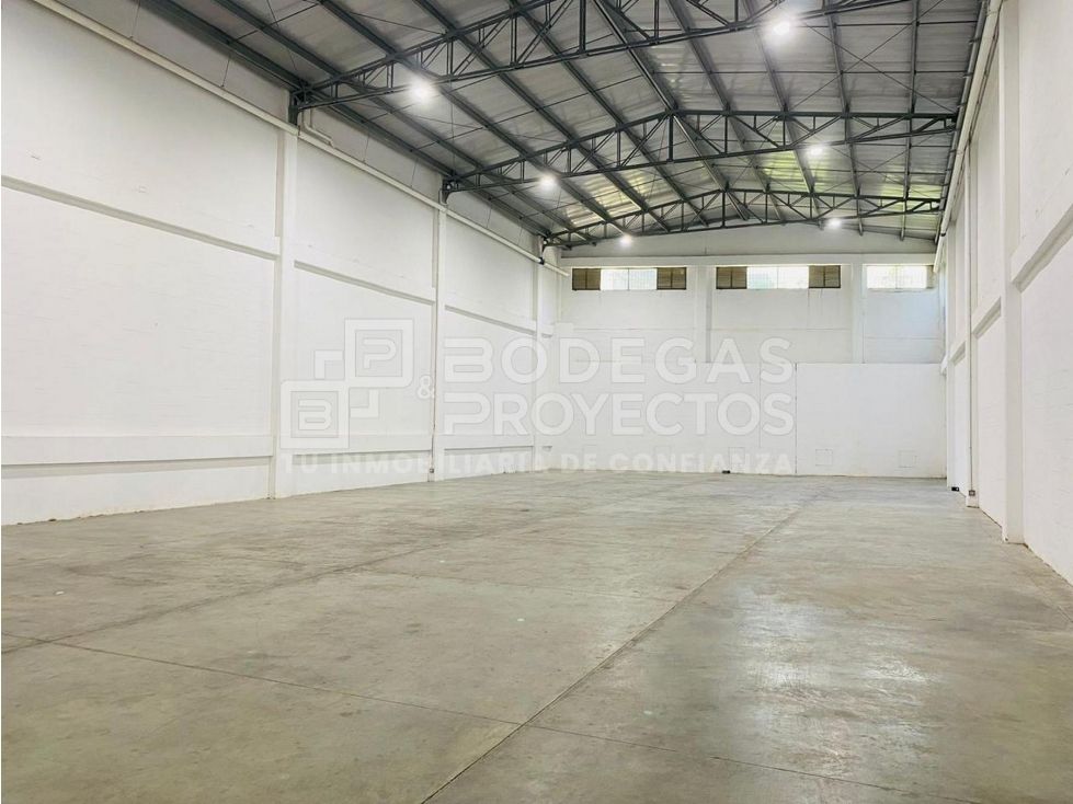 Bodega en arriendo Antioquia La Estrella La Tablaza 720 m2 Habitaciones 0 Baños 5 Garajes 2 Precio $22920000
