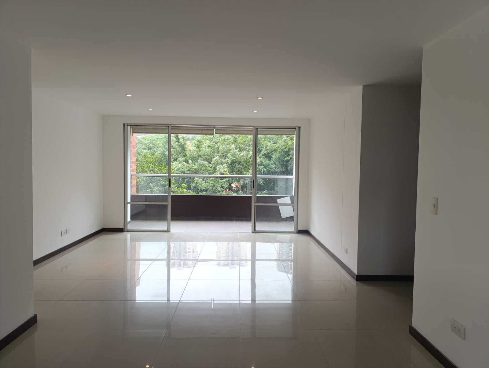 Apartamento en arriendo Antioquia Medellín La Florida 130 m2 Habitaciones 3 Baños 4 Garajes 3 Precio $6200000
