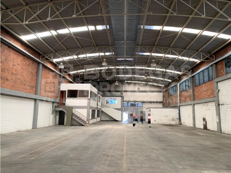 Bodega en arriendo Antioquia Sabaneta Entre Amigos 1300 m2 Habitaciones 0 Baños 4 Garajes 2 Precio $34000000