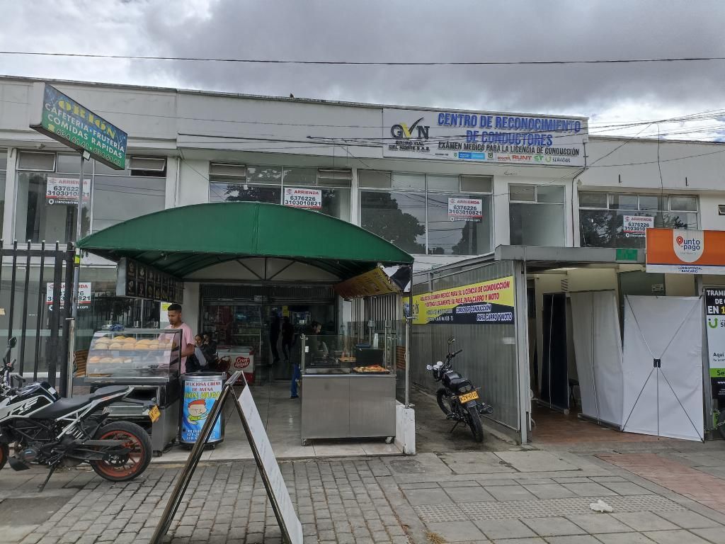Oficina en arriendo Cundinamarca Bogotá Estoril 300 m2 Habitaciones 0 Baños 6 Garajes 0 Precio $6000000