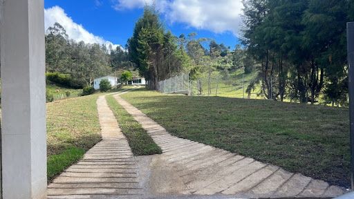 Finca en arriendo Antioquia Guarne Santo Tomás 5800 m2 Habitaciones 7 Baños 3 Garajes 0 Precio $12000000