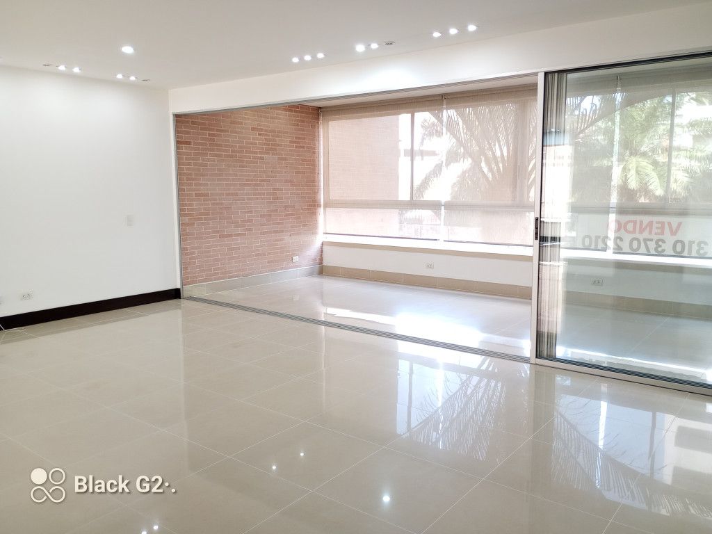 Apartamento en venta Valle Del Cauca Cali Normandía 185 m2 Habitaciones 4 Baños 4 Garajes 2 Precio $1180000000