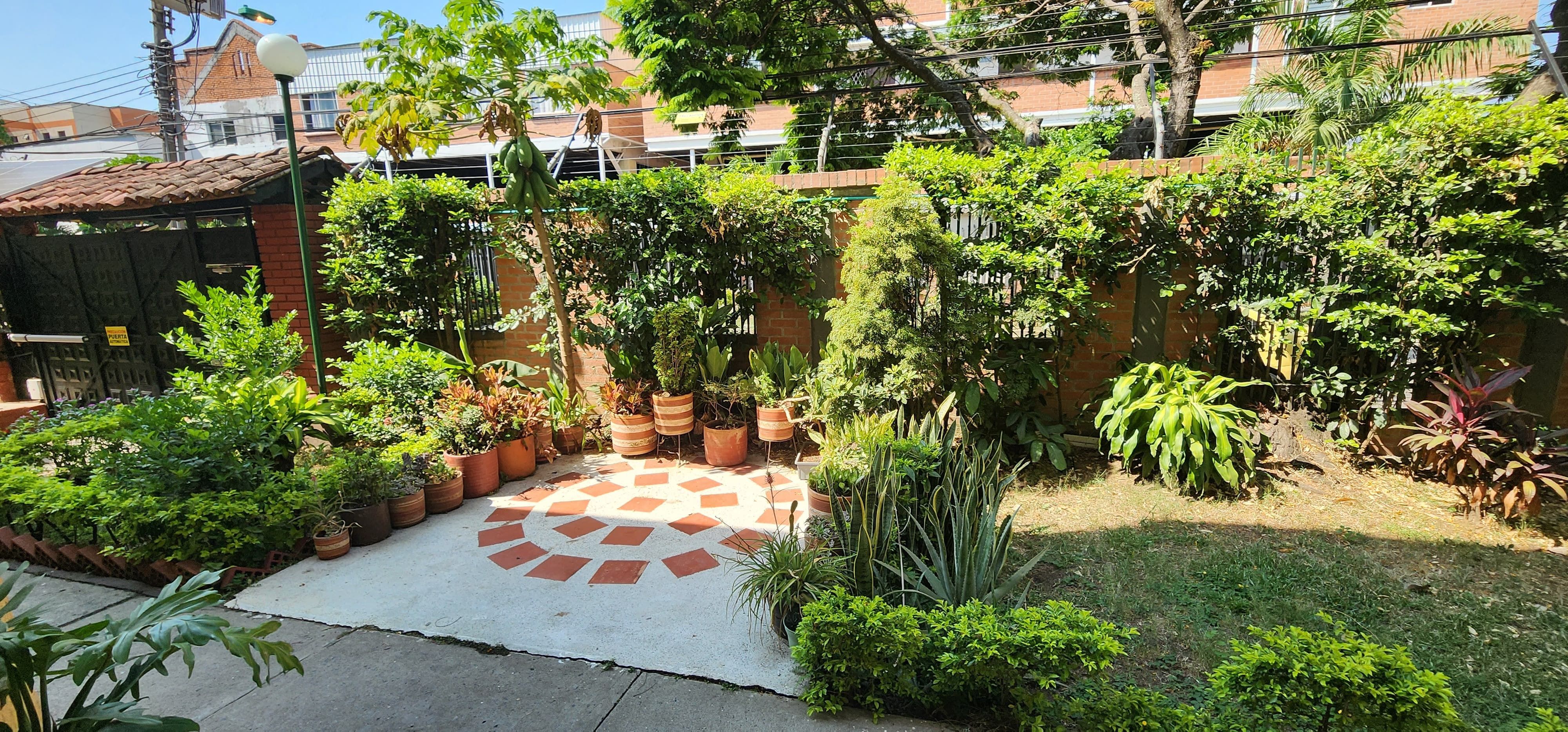 Casa en venta Valle Del Cauca Cali Santa Anita - La Selva 121 m2 Habitaciones 5 Baños 3 Garajes 1 Precio $320000000