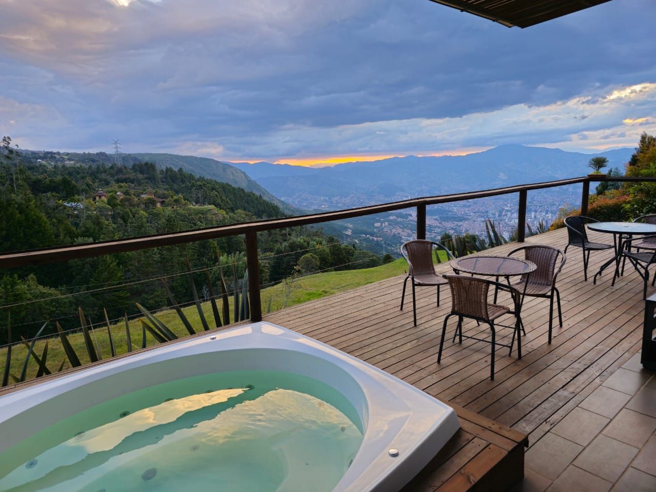 Casa Campestre en arriendo Antioquia Medellín Medellín 3270 m2 Habitaciones 5 Baños 4 Garajes 8 Precio $17600000