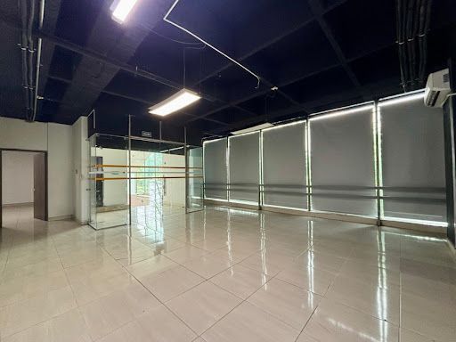 Oficina en arriendo Antioquia Medellín Los Conquistadores 750 m2 Habitaciones 0 Baños 7 Garajes 0 Precio $14000000