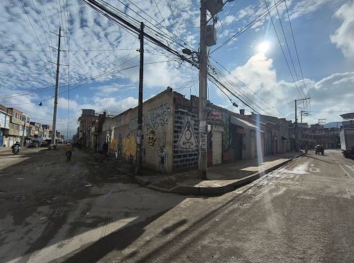 Casa en venta Cundinamarca Soacha El Libertador 1149 m2 Habitaciones 7 Baños 10 Garajes 10 Precio $3500000000