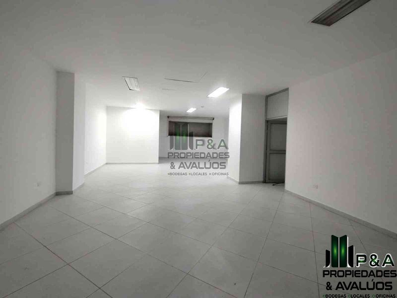 Local en arriendo o venta Antioquia Itagüí Centro 90 m2 Habitaciones 0 Baños 1 Garajes 0 Precio venta $800000000 Precio arriendo $4000000