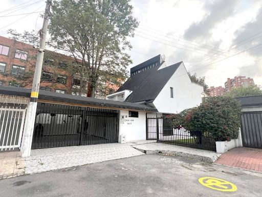 Casa en venta Cundinamarca Bogotá Los Andes Norte 380 m2 Habitaciones 5 Baños 4 Garajes 2 Precio $1300000000