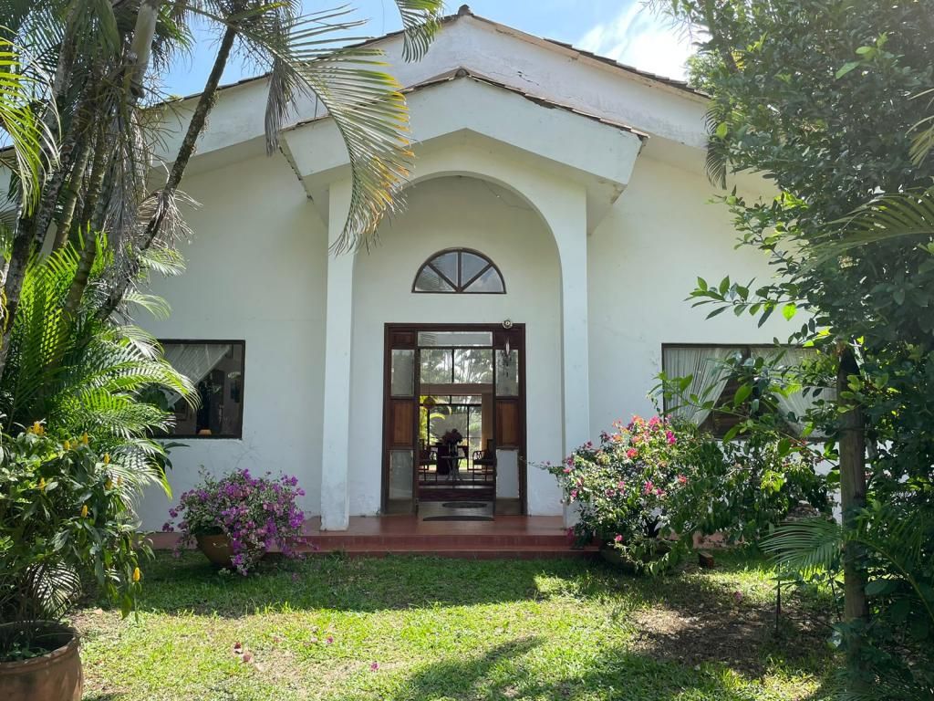 Casa en venta Valle Del Cauca Jamundí Juan De Ampudia 394 m2 Habitaciones 4 Baños 3 Garajes 6 Precio $2100000000