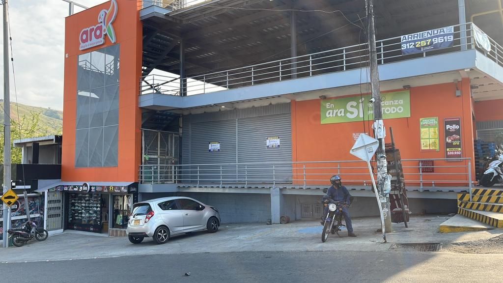 Local en arriendo Valle Del Cauca Cali Centenario 29 m2 Habitaciones 0 Baños 1 Garajes 0 Precio $2320000