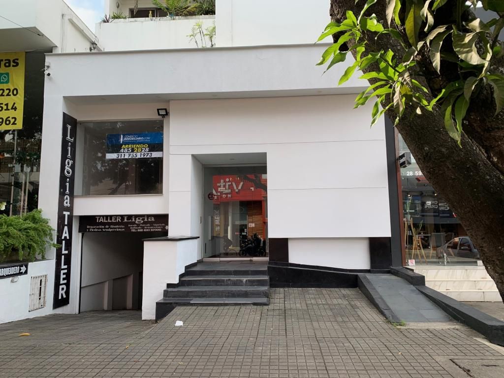 Local en arriendo Valle Del Cauca Cali Santa Mónica 248 m2 Habitaciones 0 Baños 3 Garajes 3 Precio $9000000