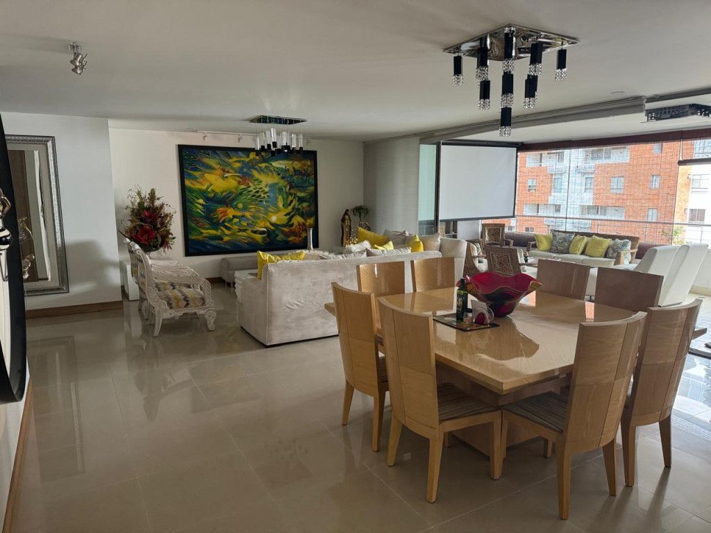 Apartamento en venta Valle Del Cauca Cali Aguacatal 244 m2 Habitaciones 4 Baños 5 Garajes 3 Precio $1490000000