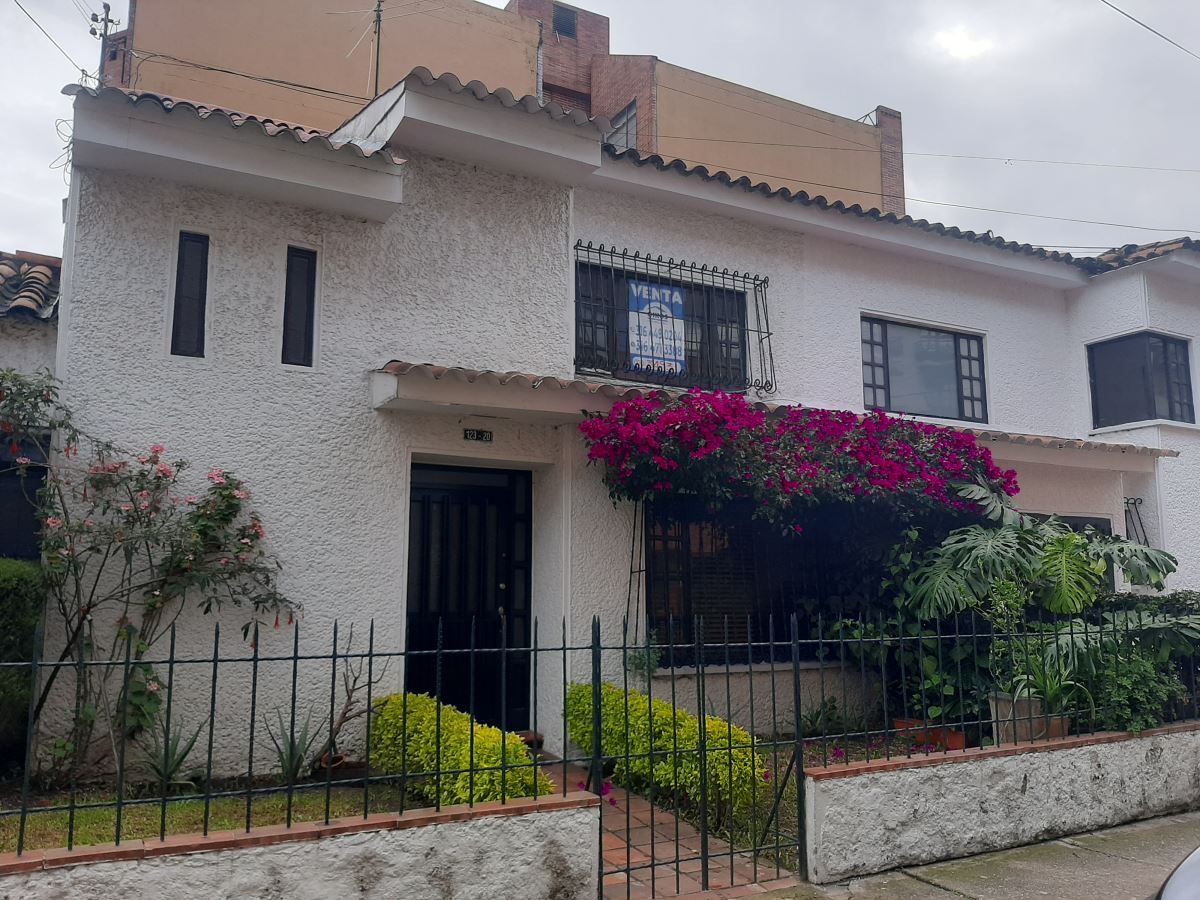 Casa en venta Cundinamarca Bogotá Lago Gaitan 214 m2 Habitaciones 3 Baños 3 Garajes 2 Precio $950000000