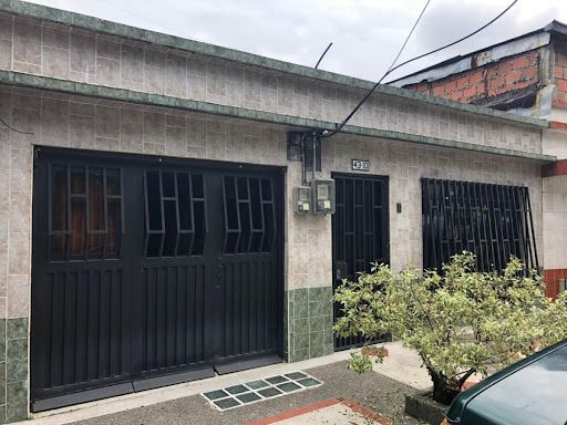 Casa en venta Risaralda Pereira La Palmera 243 m2 Habitaciones 8 Baños 2 Garajes 0 Precio $450000000