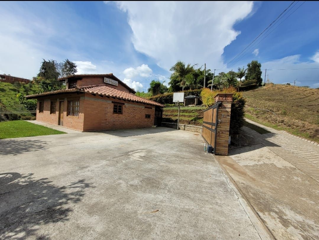 Finca en arriendo Antioquia Marinilla Vereda Belen 120 m2 Habitaciones 3 Baños 3 Garajes 3 Precio $4000000