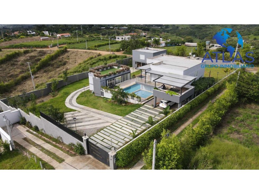 Casa Campestre en arriendo o venta Santander Lebríja Lebríja 480 m2 Habitaciones 5 Baños 4 Garajes 8 Precio venta $2300000000 Precio arriendo $13500000