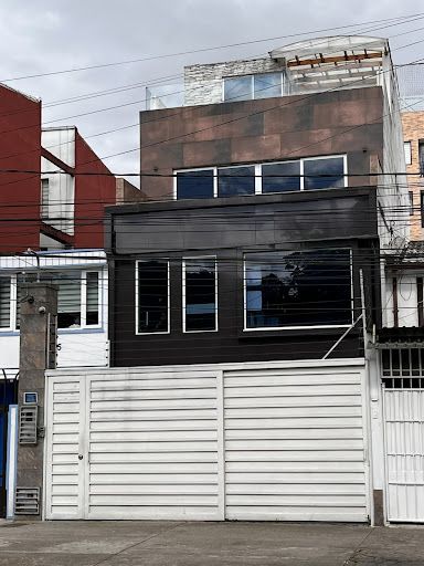 Edificio en arriendo o venta Cundinamarca Bogotá Normandía 685 m2 Habitaciones 11 Baños 5 Garajes 2 Precio venta $3200000000 Precio arriendo $13000000