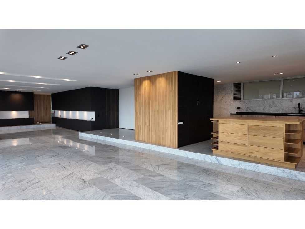 Apartamento en venta Antioquia Medellín San Lucas 267 m2 Habitaciones 1 Baños 3 Garajes 2 Precio $2500000000