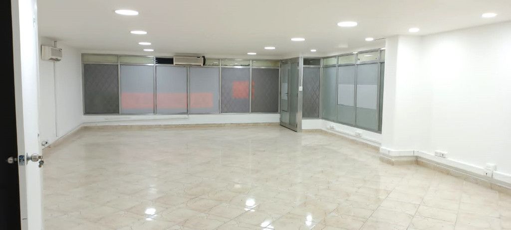 Local en venta Antioquia Medellín La Candelaria 96 m2 Habitaciones 0 Baños 3 Garajes 0 Precio $690000000