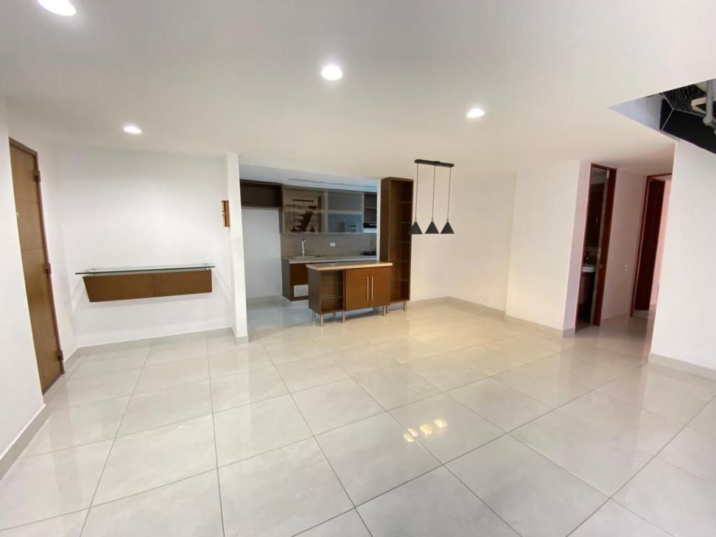 Apartamento en venta Antioquia Envigado Jardines 150 m2 Habitaciones 4 Baños 4 Garajes 2 Precio $910000000