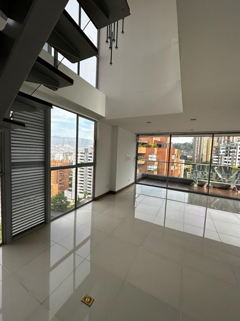 Apartamento en venta Antioquia Medellín La Linde 135 m2 Habitaciones 3 Baños 4 Garajes 2 Precio $1355000000
