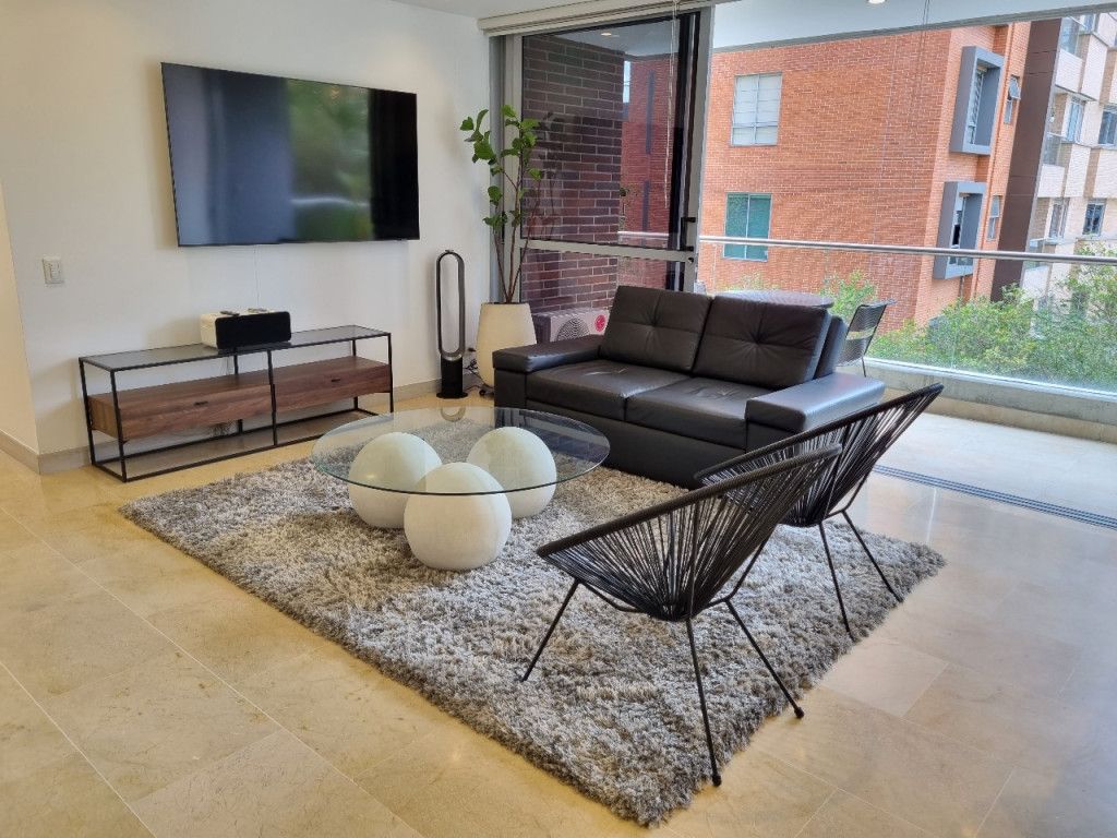 Apartamento en arriendo Antioquia Medellín La Linde 155 m2 Habitaciones 3 Baños 4 Garajes 2 Precio $13950000