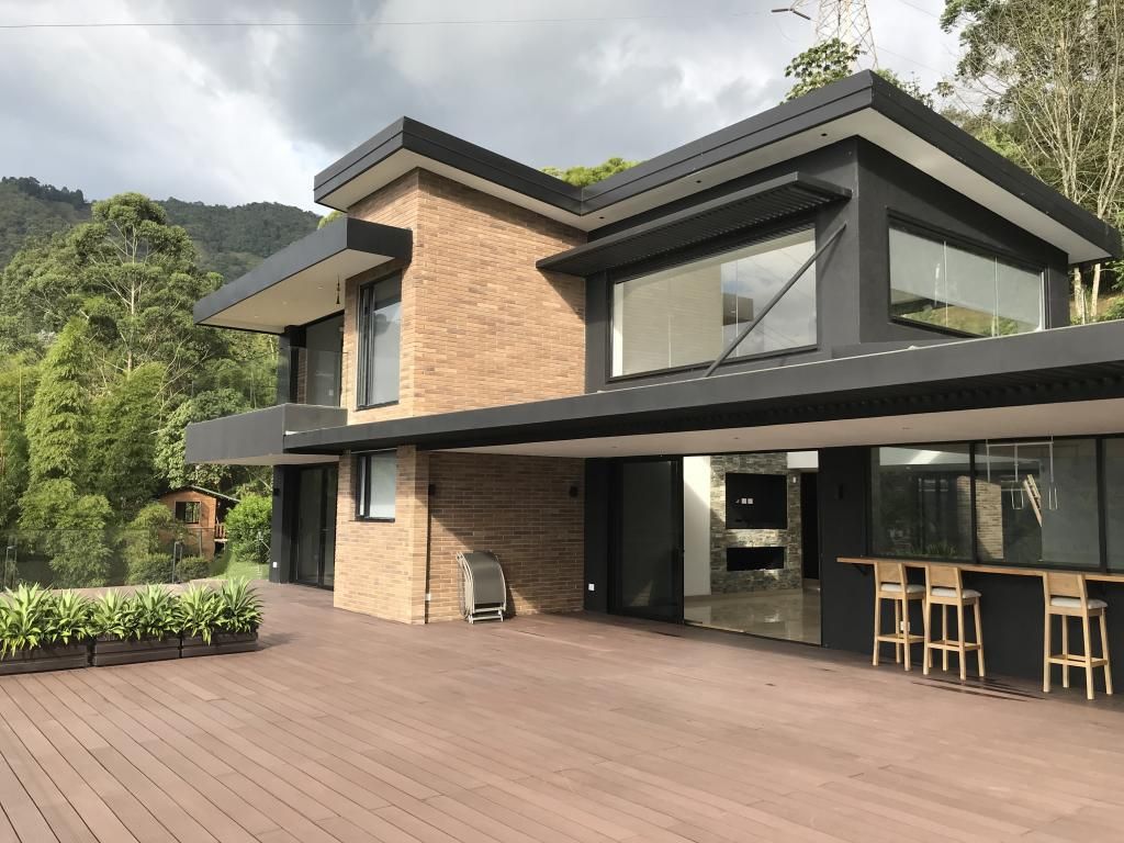 Casa Campestre en venta Antioquia La Estrella Santa Isabel 683 m2 Habitaciones 5 Baños 6 Garajes 8 Precio $2700000000