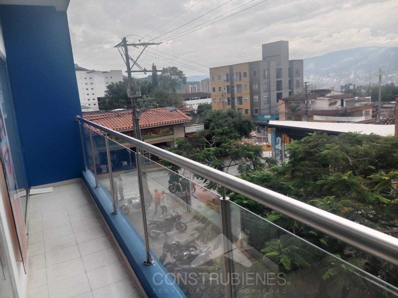 Local en venta Antioquia La Estrella Centro 30 m2 Habitaciones 0 Baños 0 Garajes 0 Precio $165000000