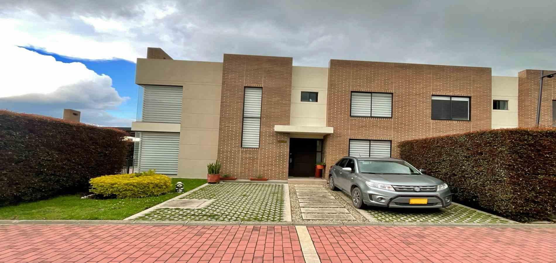 Casa en venta Cundinamarca Cota Cota 120 m2 Habitaciones 3 Baños 4 Garajes 2 Precio $880000000