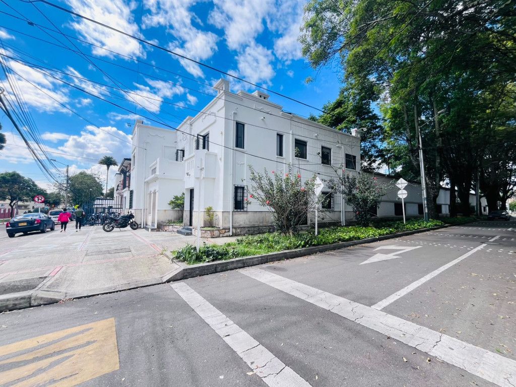 Oficina en arriendo Cundinamarca Bogotá Teusaquillo 307 m2 Habitaciones 0 Baños 7 Garajes 5 Precio $13900000
