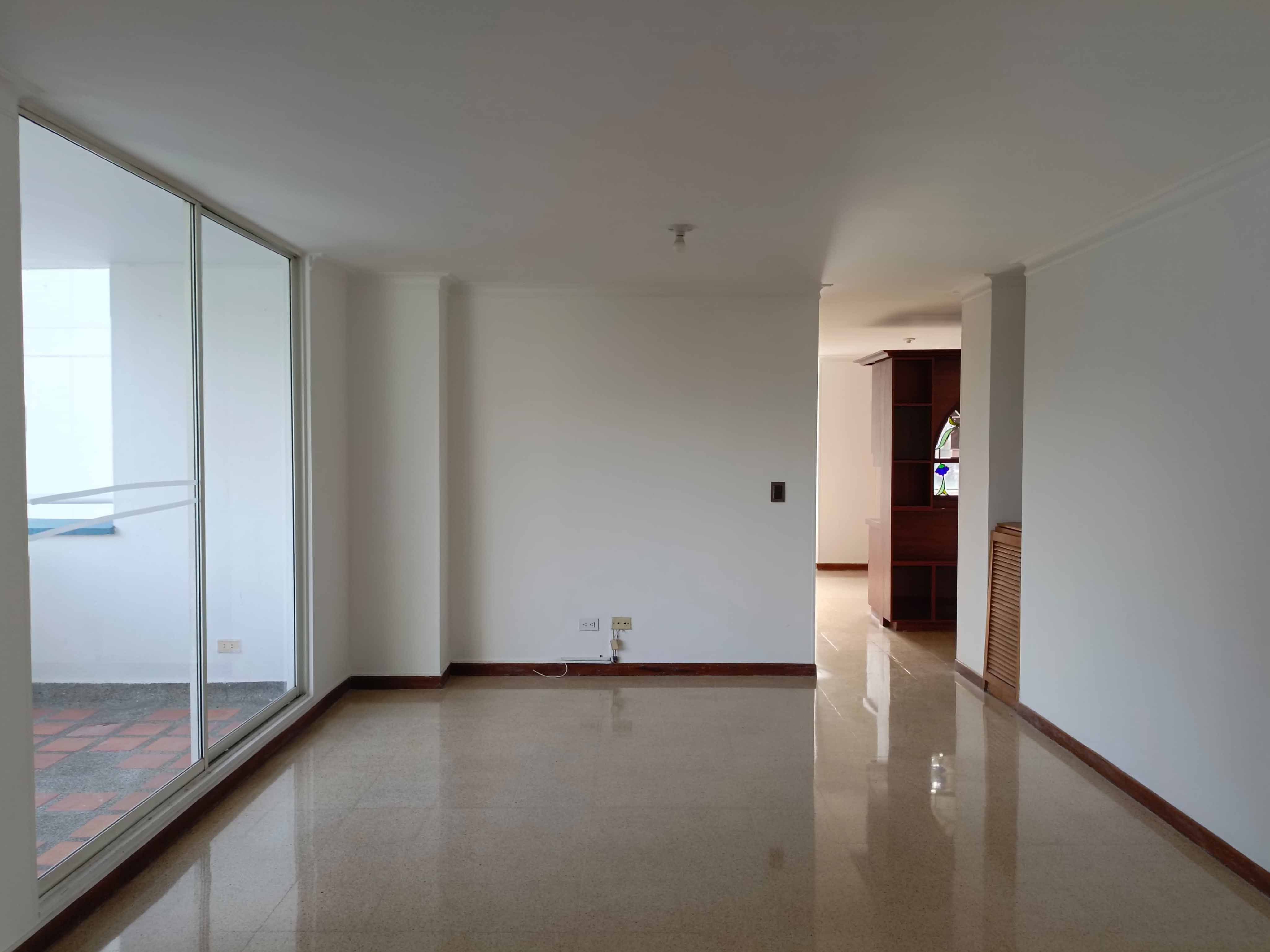 Apartamento en arriendo Antioquia Medellín La Mota 110 m2 Habitaciones 3 Baños 2 Garajes 1 Precio $3200000
