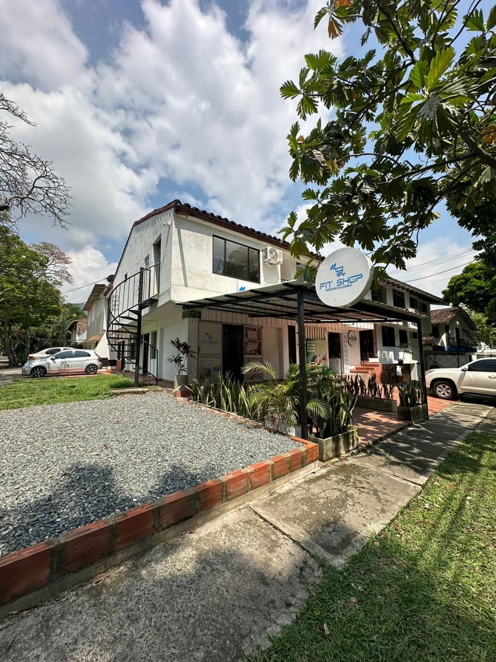 Local en arriendo Valle Del Cauca Cali La Flora 18 m2 Habitaciones 0 Baños 1 Garajes 0 Precio $1850000