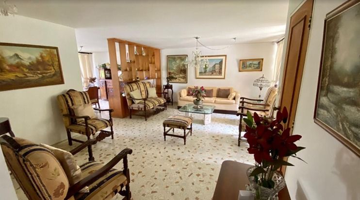 Casa en venta Valle Del Cauca Cali Santa Teresita 340 m2 Habitaciones 4 Baños 2 Garajes 2 Precio $930000000