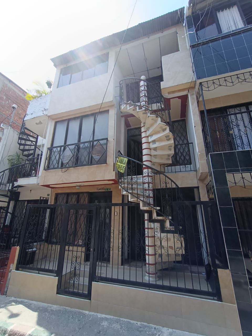 Casa en venta Valle Del Cauca Cali Fonaviemcali 195 m2 Habitaciones 7 Baños 3 Garajes 0 Precio $350000000