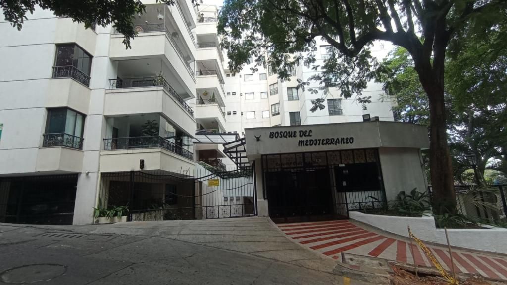 Apartamento en venta Valle Del Cauca Cali Urbanización Colseguros 130 m2 Habitaciones 4 Baños 3 Garajes 2 Precio $530000000